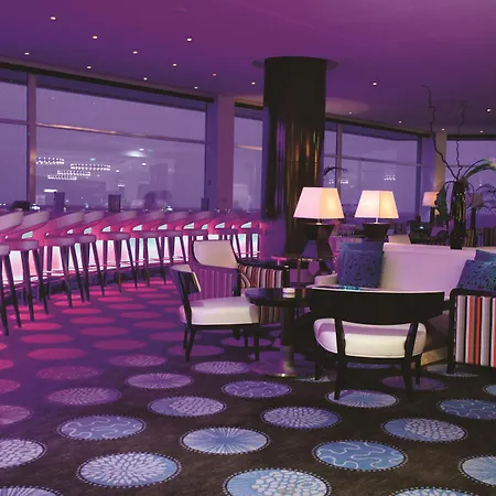 Отель Fairmont